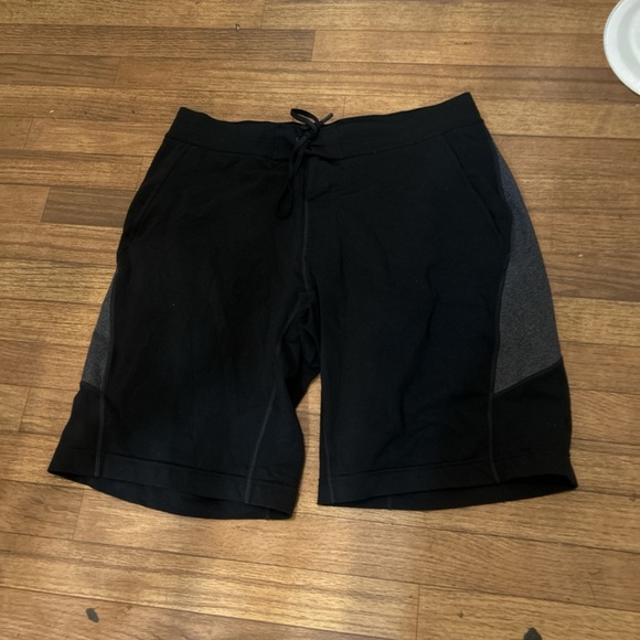 Lululemon Kung Fu Short size L - Picture 8 of 8